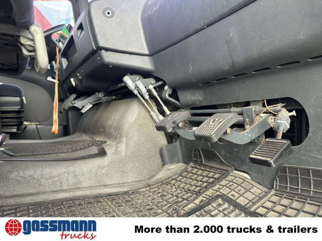 MAN TGA 18.360 LL 4x2, Fahrschule - Cserefelépítményes teherautó: 2 kép. MAN TGA 18.360 LL 4x2, Fahrschule - Cserefelépítményes teherautó: 2 kép.