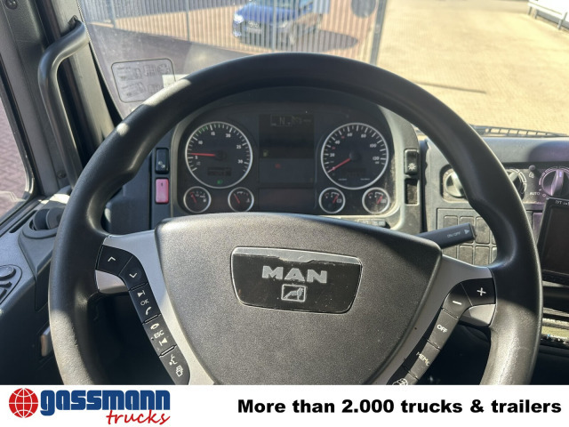 MAN TGA 18.360 LL 4x2, Fahrschule - Cserefelépítményes teherautó: 5 kép. MAN TGA 18.360 LL 4x2, Fahrschule - Cserefelépítményes teherautó: 5 kép.