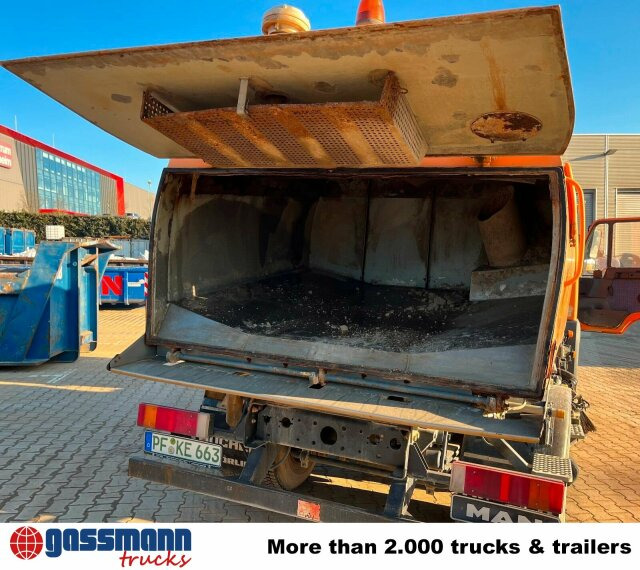 MAN TGL 12.180 , Bucher Kehrmaschine CF 50 - Utcaseprő gép: 3 kép. MAN TGL 12.180 , Bucher Kehrmaschine CF 50 - Utcaseprő gép: 3 kép.