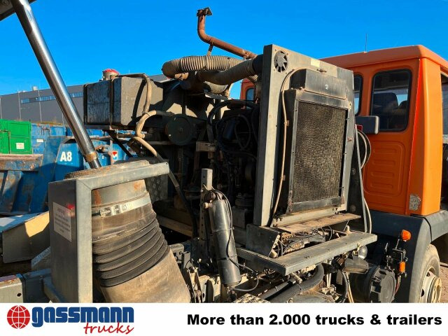 MAN TGL 12.180 , Bucher Kehrmaschine CF 50 - Utcaseprő gép: 5 kép. MAN TGL 12.180 , Bucher Kehrmaschine CF 50 - Utcaseprő gép: 5 kép.