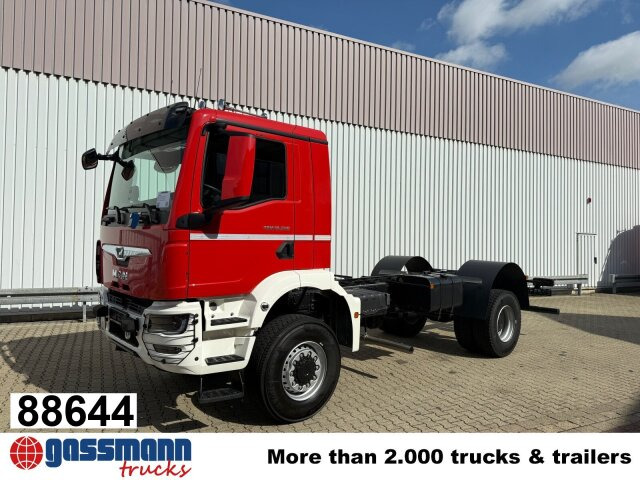 MAN TGM 18.320 4x4 BB CH - Alvaz teherautó: 1 kép. MAN TGM 18.320 4x4 BB CH - Alvaz teherautó: 1 kép.