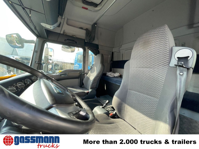 MAN TGM 18.330 4X2 LL, Fahrschulausstattung - Cserefelépítményes teherautó: 3 kép. MAN TGM 18.330 4X2 LL, Fahrschulausstattung - Cserefelépítményes teherautó: 3 kép.