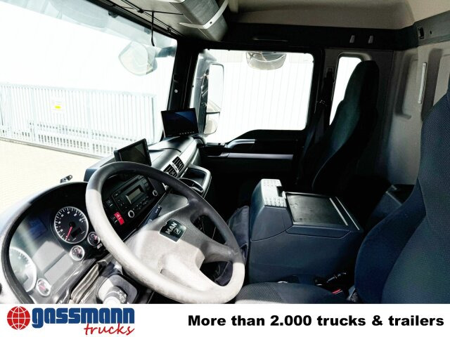 MAN TGS 26.360 6X2-4 BL, Lift-/Lenkachse, - Dobozos felépítményű teherautó: 4 kép. MAN TGS 26.360 6X2-4 BL, Lift-/Lenkachse, - Dobozos felépítményű teherautó: 4 kép.