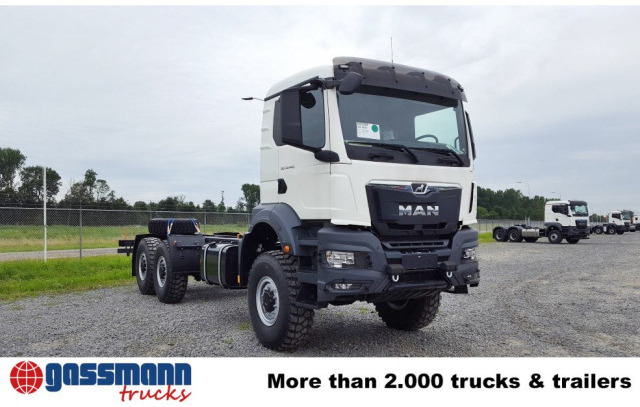 MAN TGS 33.440 6x6 BB CH, Euro2, Einzelbereifung, 4x - Alvaz teherautó: 2 kép. MAN TGS 33.440 6x6 BB CH, Euro2, Einzelbereifung, 4x - Alvaz teherautó: 2 kép.
