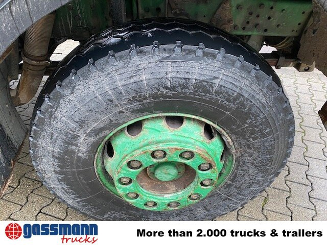 Mercedes-Benz 2635 6x4, V8-Motor - Billenőplatós teherautó: 4 kép. Mercedes-Benz 2635 6x4, V8-Motor - Billenőplatós teherautó: 4 kép.