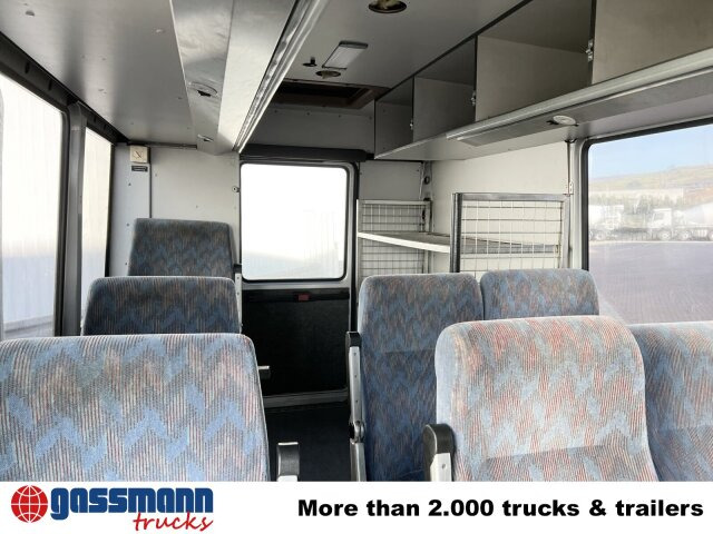 Mercedes-Benz 711 D-KA 4x2, Standklima, 11-Sitze, 2 x on stock - Minibusz, Kisbusz: 5 kép. Mercedes-Benz 711 D-KA 4x2, Standklima, 11-Sitze, 2 x on stock - Minibusz, Kisbusz: 5 kép.