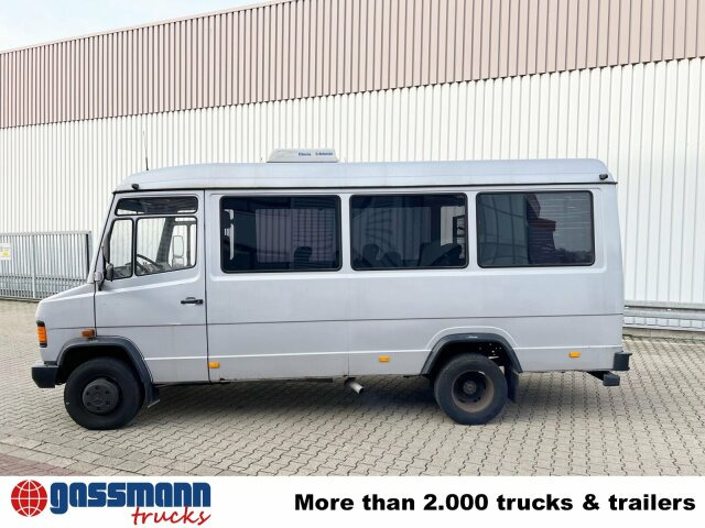 Mercedes-Benz 711 D-KA 4x2, Standklima, 11-Sitze, 2 x on stock - Dobozos felépítményű teherautó: 2 kép. Mercedes-Benz 711 D-KA 4x2, Standklima, 11-Sitze, 2 x on stock - Dobozos felépítményű teherautó: 2 kép.