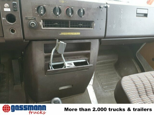 Mercedes-Benz 814 D TLF 8/6 4x2, DOKA, Feuerwehr - Tűzoltóautó: 5 kép. Mercedes-Benz 814 D TLF 8/6 4x2, DOKA, Feuerwehr - Tűzoltóautó: 5 kép.