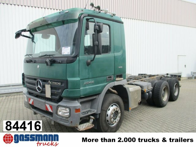 Mercedes-Benz Actros 2644/48 K 6x4 - Billenőplatós teherautó: 1 kép. Mercedes-Benz Actros 2644/48 K 6x4 - Billenőplatós teherautó: 1 kép.