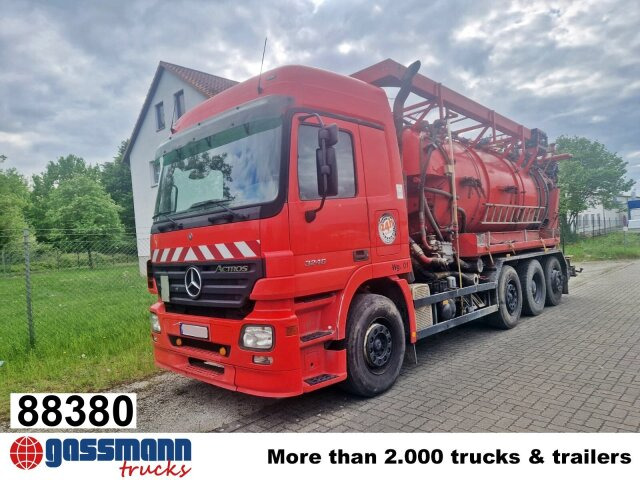 Mercedes-Benz Actros 3246 L 8x2, Hellmers Saug- und Spülwagen - Utcaseprő gép: 1 kép. Mercedes-Benz Actros 3246 L 8x2, Hellmers Saug- und Spülwagen - Utcaseprő gép: 1 kép.
