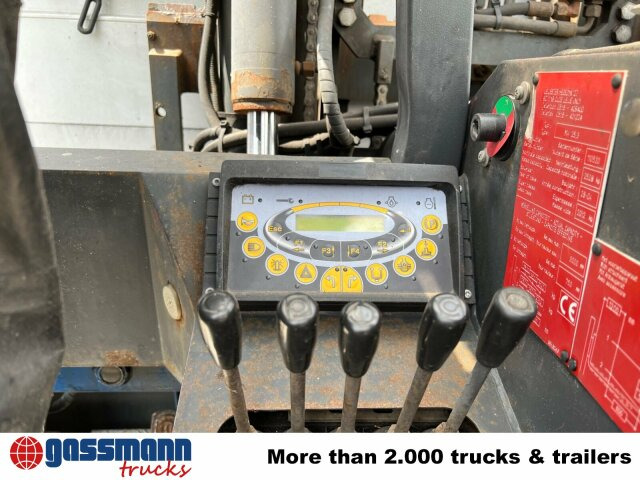 Mercedes-Benz Antos 1840 L 4x2, Aufnahme für Mitnahmestapler - Platós teherautó: 2 kép. Mercedes-Benz Antos 1840 L 4x2, Aufnahme für Mitnahmestapler - Platós teherautó: 2 kép.