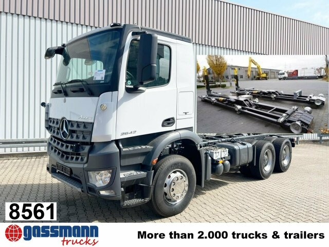 Mercedes-Benz Arocs 2642 K 6x4/33 , Retarder, Motorabtrieb - Horgos rakodó teherautó: 1 kép. Mercedes-Benz Arocs 2642 K 6x4/33 , Retarder, Motorabtrieb - Horgos rakodó teherautó: 1 kép.