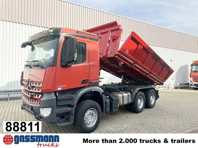 Mercedes-Benz Arocs 2645 K 6x4, Retarder, Bordmatik - Billenőplatós teherautó: 1 kép. Mercedes-Benz Arocs 2645 K 6x4, Retarder, Bordmatik - Billenőplatós teherautó: 1 kép.