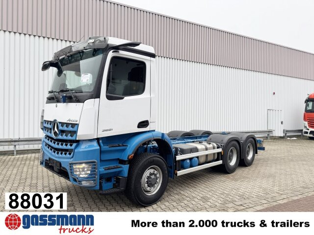 Mercedes-Benz Arocs 2651 L 6x6, HydroDrive, MirrorCam, - Alvaz teherautó: 1 kép. Mercedes-Benz Arocs 2651 L 6x6, HydroDrive, MirrorCam, - Alvaz teherautó: 1 kép.