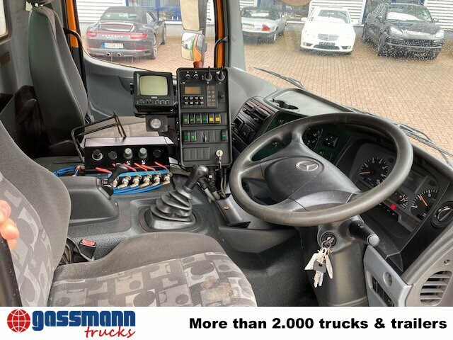 Mercedes-Benz Atego 1524 L 4x2 Kehrmaschine FAUN Viajet - Utcaseprő gép: 2 kép. Mercedes-Benz Atego 1524 L 4x2 Kehrmaschine FAUN Viajet - Utcaseprő gép: 2 kép.