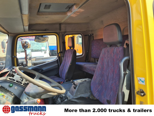 Mercedes-Benz Atego 815 K 4x2 - Horgos rakodó teherautó: 3 kép. Mercedes-Benz Atego 815 K 4x2 - Horgos rakodó teherautó: 3 kép.