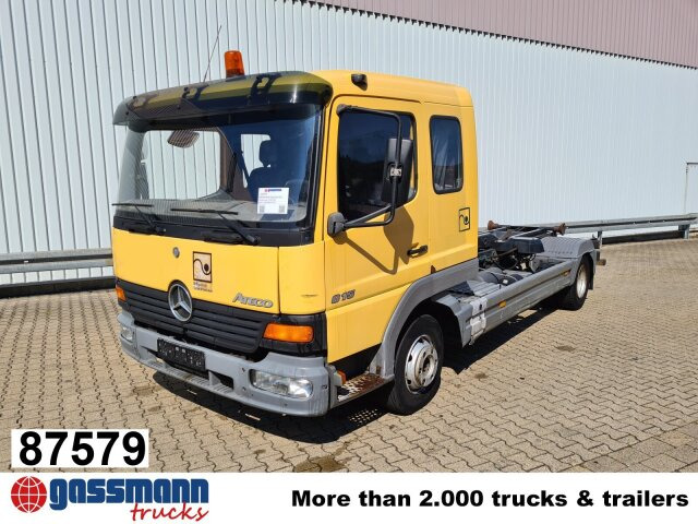 Mercedes-Benz Atego 815 K 4x2 - Horgos rakodó teherautó: 1 kép. Mercedes-Benz Atego 815 K 4x2 - Horgos rakodó teherautó: 1 kép.