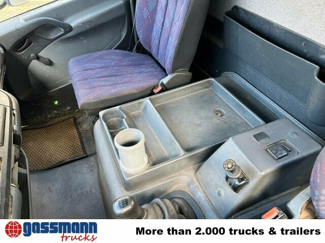 Mercedes-Benz Atego 818 4x2 - Platós teherautó: 5 kép. Mercedes-Benz Atego 818 4x2 - Platós teherautó: 5 kép.