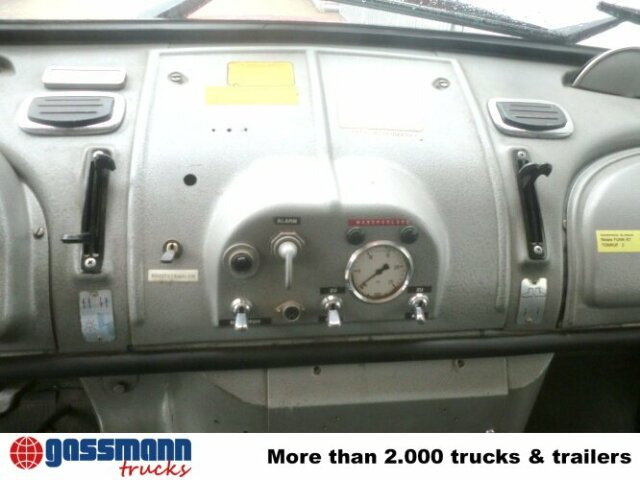 Mercedes-Benz LAK 1924 4x4 TLF, Feuerwehr - Tűzoltóautó: 4 kép. Mercedes-Benz LAK 1924 4x4 TLF, Feuerwehr - Tűzoltóautó: 4 kép.