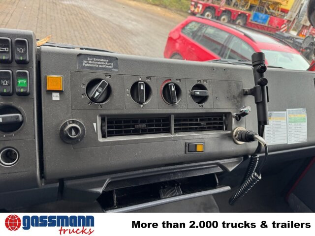 Mercedes-Benz LK 814 F 4x2 Doka, Löschfahrzeug LF8/6 - Mentőautó: 4 kép. Mercedes-Benz LK 814 F 4x2 Doka, Löschfahrzeug LF8/6 - Mentőautó: 4 kép.