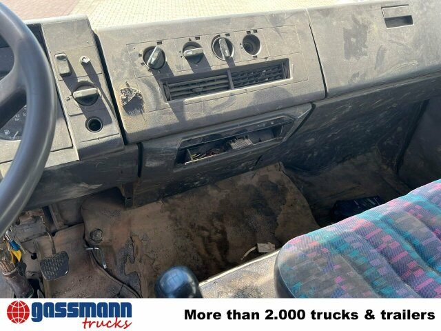 Mercedes-Benz LK 817 4x2/37, City-Abroller, 6-Zylinder Motor - Horgos rakodó teherautó: 2 kép. Mercedes-Benz LK 817 4x2/37, City-Abroller, 6-Zylinder Motor - Horgos rakodó teherautó: 2 kép.