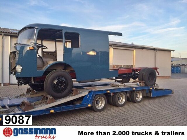 Mercedes-Benz LP710/32, Autotransporter - Autószállító teherautó: 1 kép. Mercedes-Benz LP710/32, Autotransporter - Autószállító teherautó: 1 kép.
