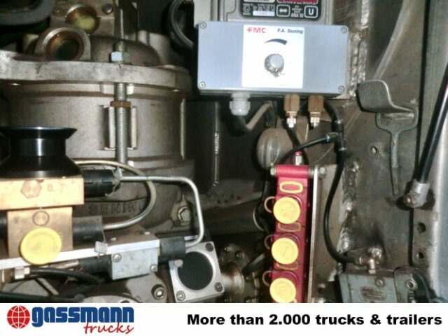 Mercedes-Benz SK 1824 L 4x2, Esterer Tankaufbau ca. 13.100l, 2 - Tartályos teherautó: 3 kép. Mercedes-Benz SK 1824 L 4x2, Esterer Tankaufbau ca. 13.100l, 2 - Tartályos teherautó: 3 kép.