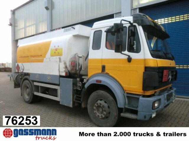 Mercedes-Benz SK 1824 L 4x2, Esterer Tankaufbau ca. 13.100l, 2 - Tartályos teherautó: 1 kép. Mercedes-Benz SK 1824 L 4x2, Esterer Tankaufbau ca. 13.100l, 2 - Tartályos teherautó: 1 kép.