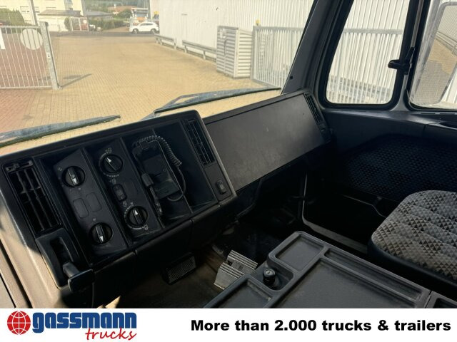 Mercedes-Benz SK 1827L 4x2 - Platós teherautó: 3 kép. Mercedes-Benz SK 1827L 4x2 - Platós teherautó: 3 kép.