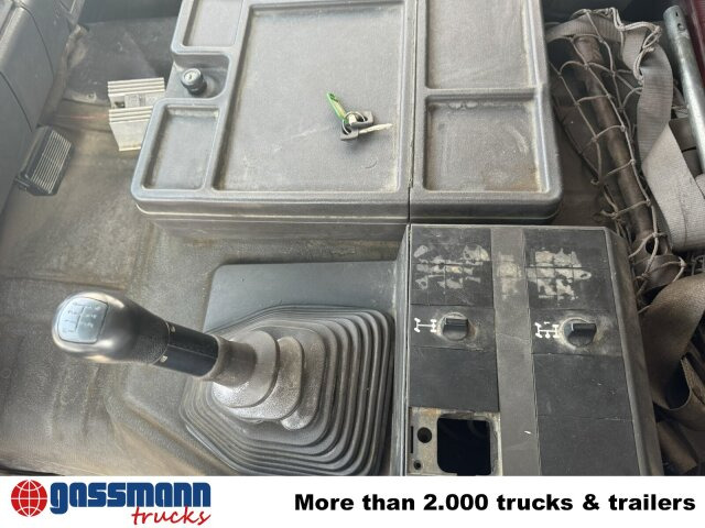 Mercedes-Benz SK 1827L 4x2 - Platós teherautó: 4 kép. Mercedes-Benz SK 1827L 4x2 - Platós teherautó: 4 kép.