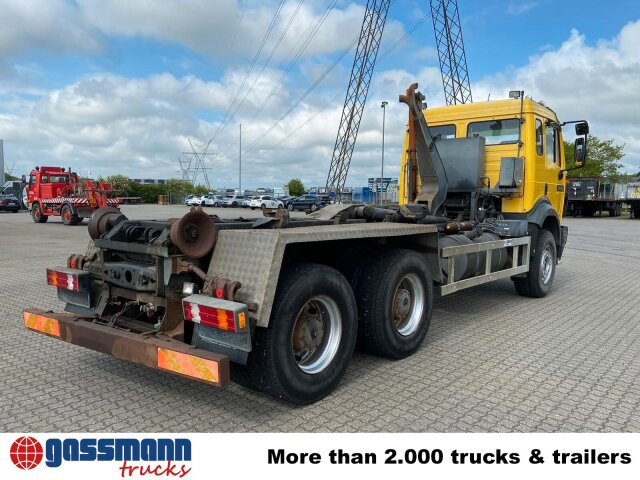 Mercedes-Benz SK II 2631 6x4, Winterdienstausstattung - Horgos rakodó teherautó: 2 kép. Mercedes-Benz SK II 2631 6x4, Winterdienstausstattung - Horgos rakodó teherautó: 2 kép.