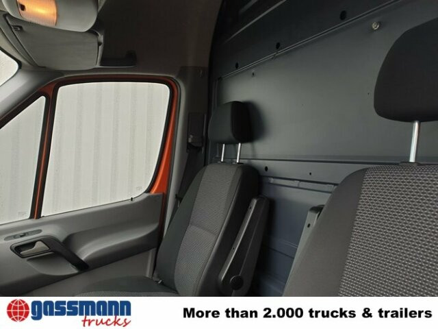 Mercedes-Benz Sprinter 313 KA 4x2 - Furgon: 4 kép. Mercedes-Benz Sprinter 313 KA 4x2 - Furgon: 4 kép.