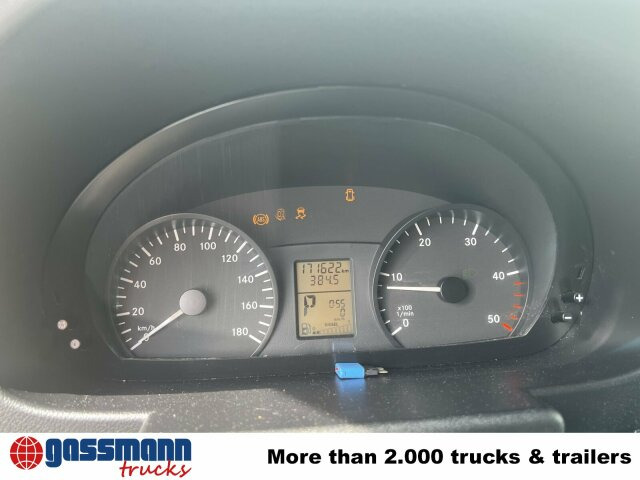 Mercedes-Benz Sprinter 516 CDI 4x2, Rettungswagen, Bi-Xenon - Furgon: 2 kép. Mercedes-Benz Sprinter 516 CDI 4x2, Rettungswagen, Bi-Xenon - Furgon: 2 kép.