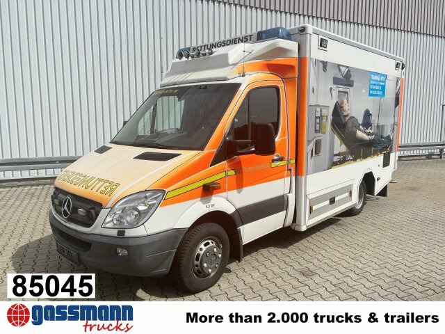 Mercedes-Benz Sprinter 516 CDI 4x2, Rettungswagen, Bi-Xenon - Furgon: 1 kép. Mercedes-Benz Sprinter 516 CDI 4x2, Rettungswagen, Bi-Xenon - Furgon: 1 kép.