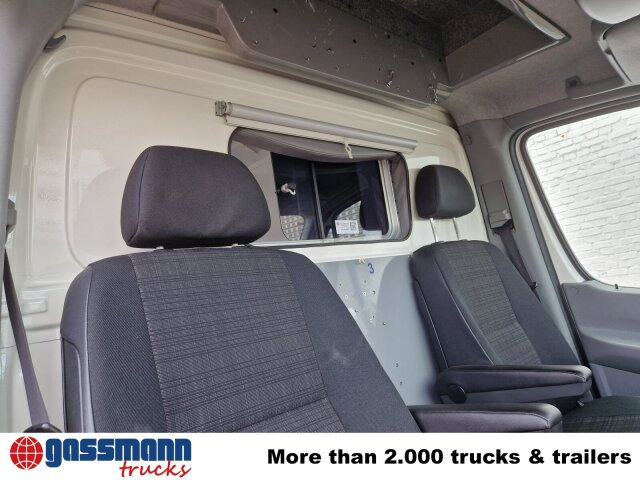 Mercedes-Benz Sprinter 516 CDI 4x2, Rettungswagen - Furgon: 5 kép. Mercedes-Benz Sprinter 516 CDI 4x2, Rettungswagen - Furgon: 5 kép.