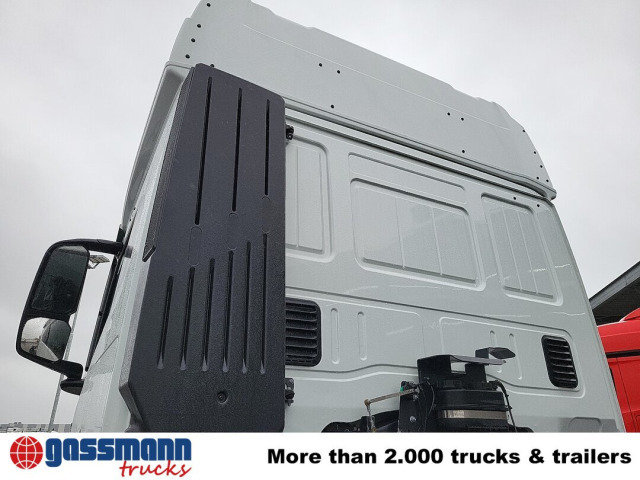 Iveco T-Way AT410T51/58 8x4, Retarder, Nebenantrieb, - Nyergesvontató: 2 kép. Iveco T-Way AT410T51/58 8x4, Retarder, Nebenantrieb, - Nyergesvontató: 2 kép.