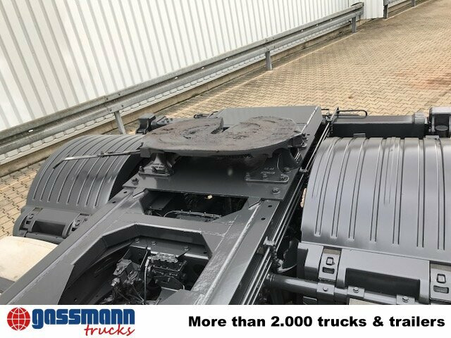 Nyergesvontató Mercedes-Benz Actros 1836 LS 4x2 mit Kran MKG HLK 330HP: 15 kép.
