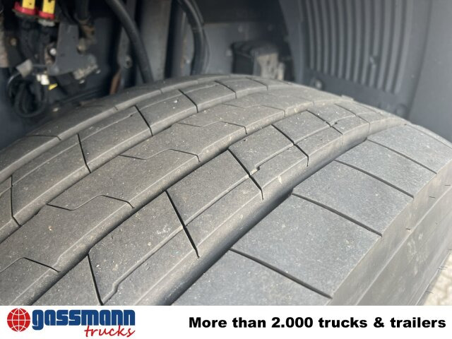 Volvo FH16 750 8x4, Retarder, Globetrotter, - Nyergesvontató: 4 kép. Volvo FH16 750 8x4, Retarder, Globetrotter, - Nyergesvontató: 4 kép.