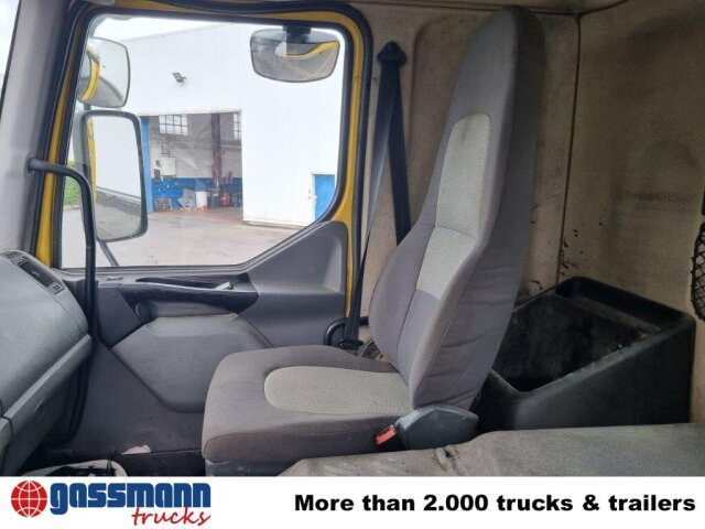 Renault Kerax 380.26 6x4, Bordmatik links - Billenőplatós teherautó: 3 kép. Renault Kerax 380.26 6x4, Bordmatik links - Billenőplatós teherautó: 3 kép.