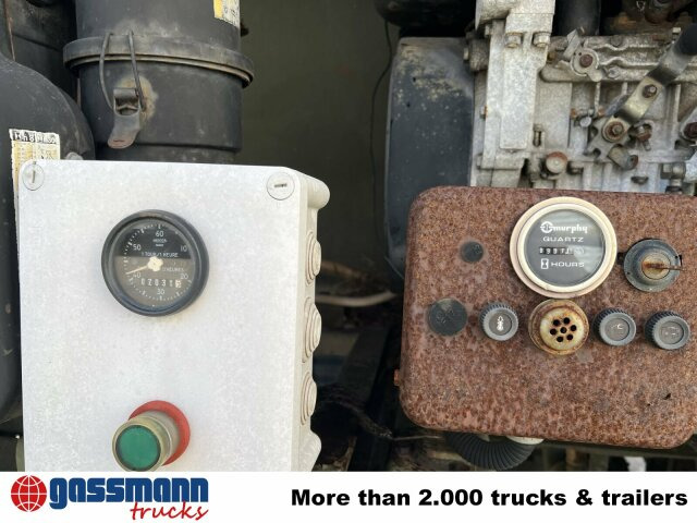Renault Midliner S170 4x4, 6000l Wassertank - Tartályos teherautó: 2 kép. Renault Midliner S170 4x4, 6000l Wassertank - Tartályos teherautó: 2 kép.
