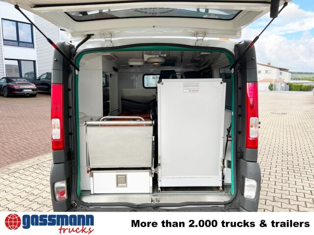 Renault Trafik 2.0 dCi115 4x2, Krankentransporter - Mentőautó: 2 kép. Renault Trafik 2.0 dCi115 4x2, Krankentransporter - Mentőautó: 2 kép.