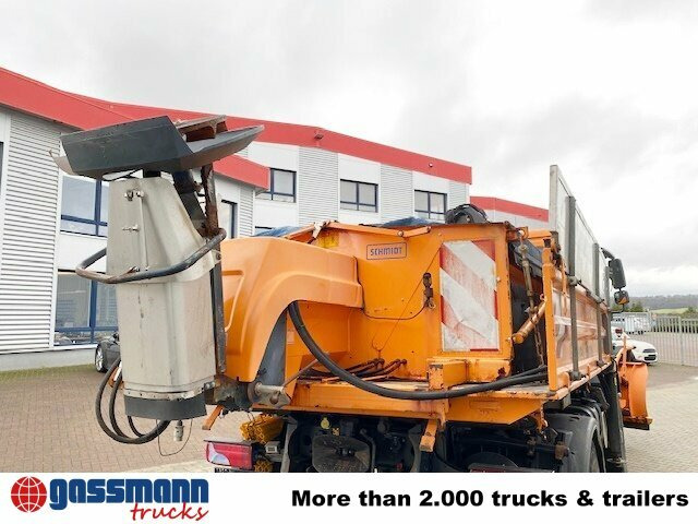 Schmidt BST 3000 S20-24 VAXN Salzstreuer - Homok-/ Sószóró - Többcélú/ Speciális jármű: 2 kép. Schmidt BST 3000 S20-24 VAXN Salzstreuer - Homok-/ Sószóró - Többcélú/ Speciális jármű: 2 kép.