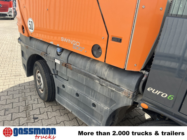 Schmidt Swingo Compact 200 4x2, Kehrmaschine - Utcaseprő gép: 4 kép. Schmidt Swingo Compact 200 4x2, Kehrmaschine - Utcaseprő gép: 4 kép.