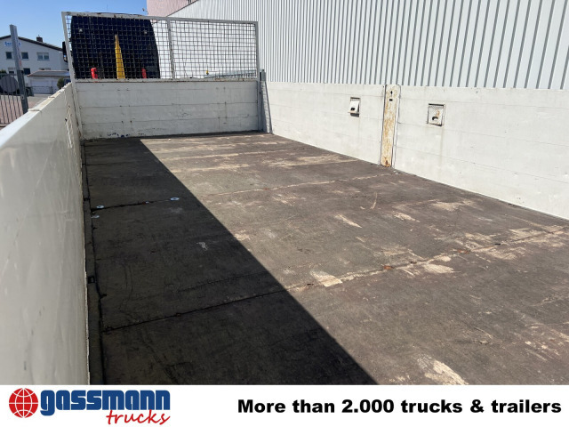 TP9500 - Platós pótkocsi: 3 kép. TP9500 - Platós pótkocsi: 3 kép.