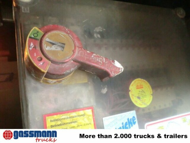 Tank-Aufbauauf Wunsch mit Separatmotor, - Tartály konténer: 5 kép. Tank-Aufbauauf Wunsch mit Separatmotor, - Tartály konténer: 5 kép.