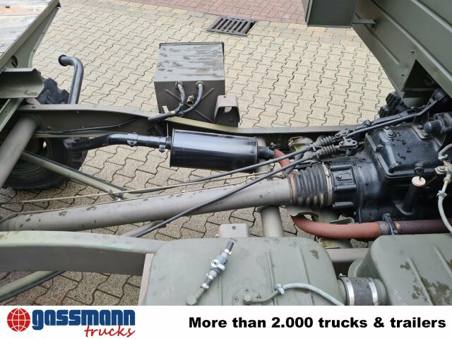 Unimog 404 4x4 S Cabrio, Benziner - Többcélú/ Speciális jármű: 4 kép. Unimog 404 4x4 S Cabrio, Benziner - Többcélú/ Speciális jármű: 4 kép.