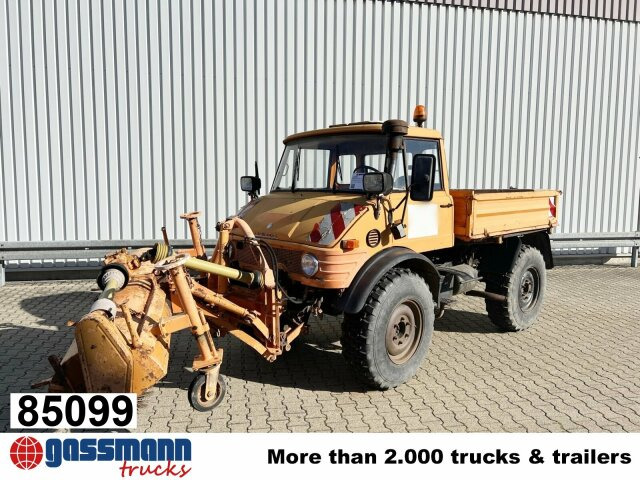 Unimog U84 406 4x4, Kommunalhydraulik, Zapfwelle vorn & - Többcélú/ Speciális jármű: 1 kép. Unimog U84 406 4x4, Kommunalhydraulik, Zapfwelle vorn & - Többcélú/ Speciális jármű: 1 kép.