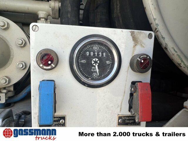 Unimog U 1300 L 435/11 4x4, Bundeswehr-Feuerwehr - Tűzoltóautó: 3 kép. Unimog U 1300 L 435/11 4x4, Bundeswehr-Feuerwehr - Tűzoltóautó: 3 kép.