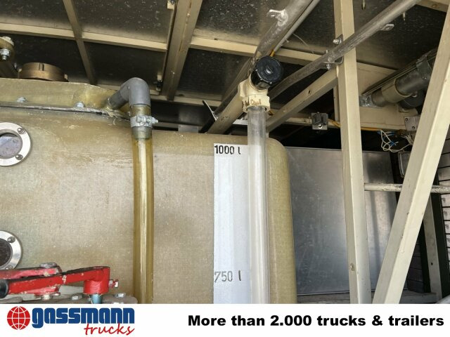 Unimog U 1300 L 435/11 4x4, -Feuerwehr - Tűzoltóautó: 4 kép. Unimog U 1300 L 435/11 4x4, -Feuerwehr - Tűzoltóautó: 4 kép.