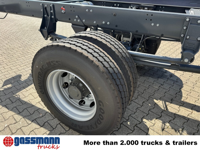 Volvo FL 280 4x4, Nebenantrieb - Alvaz teherautó: 2 kép. Volvo FL 280 4x4, Nebenantrieb - Alvaz teherautó: 2 kép.